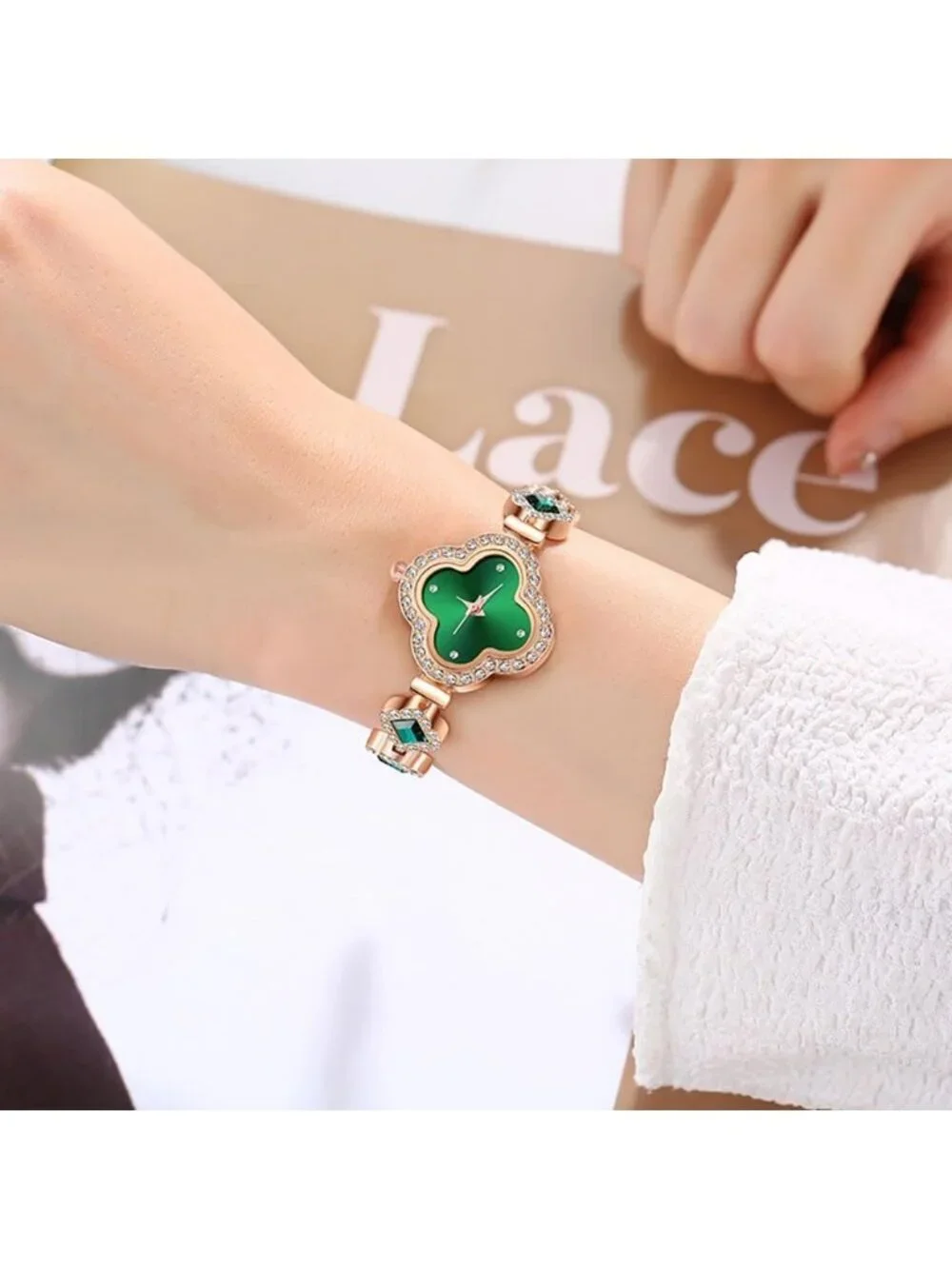 Women's Green Diamond Bracelet Fashion Dress Quartz Luxury Elegant Wrist Watch